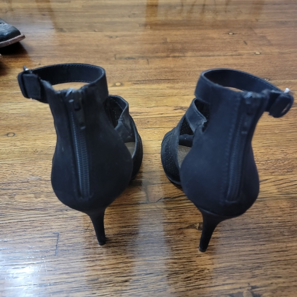 Lauren Conrad Black Heels - Picture 3 of 7